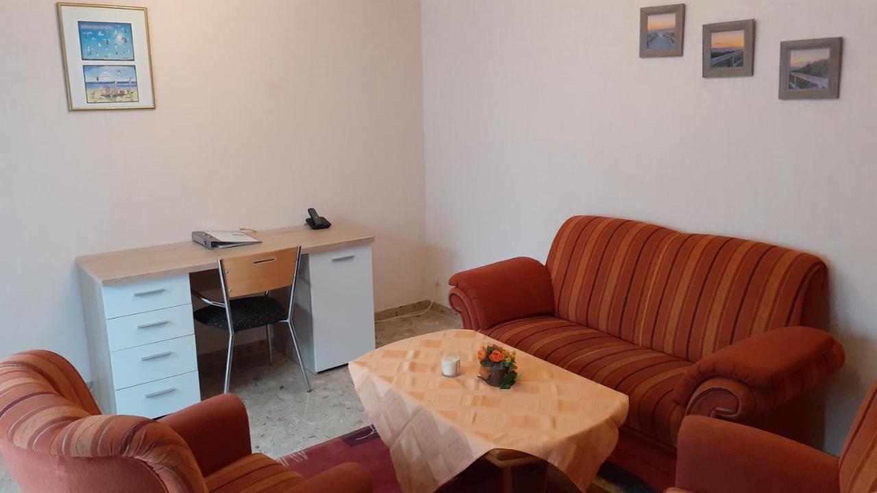 Preisbewusste Ferienwohnung Fuer 2 Personen U. Kleinkind Utarp Екстериор снимка